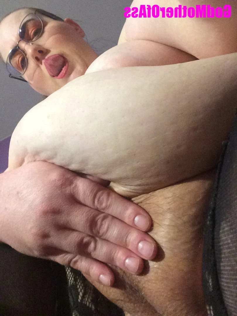 🧁GodMother Of Ass Mina Luciano🧁 [ godmotherofass ] Onlyfans leaked photo 8704283 on Hotleaks.tv