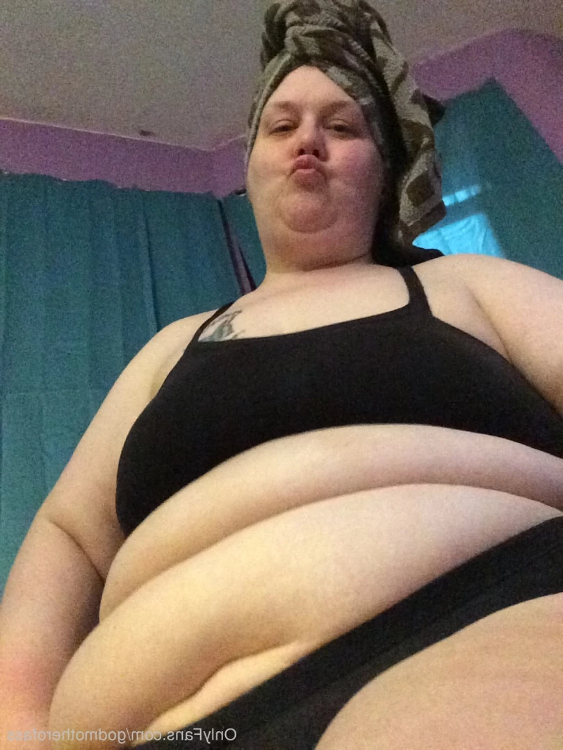 🧁GodMother Of Ass Mina Luciano🧁 [ godmotherofass ] Onlyfans leaked photo 8721499 on Hotleaks.tv