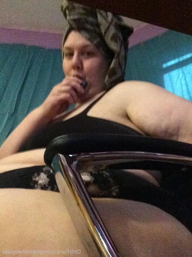 🧁GodMother Of Ass Mina Luciano🧁 [ godmotherofass ] Onlyfans leaked photo 8722010 on Hotleaks.tv