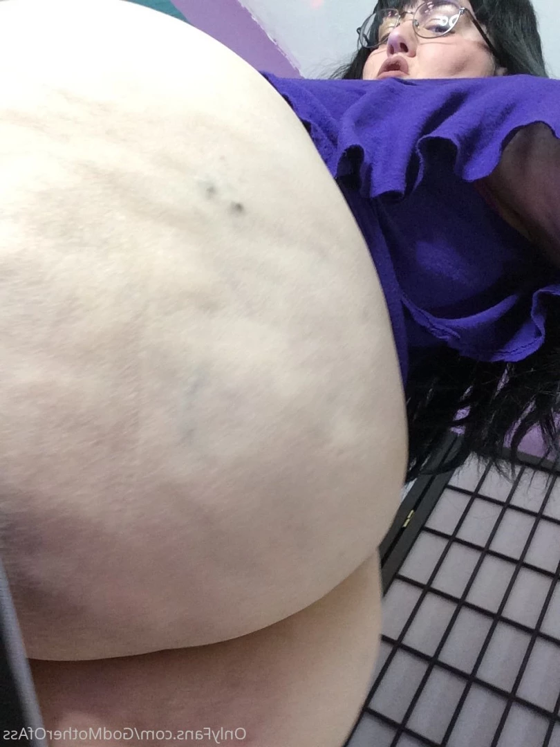 🧁GodMother Of Ass Mina Luciano🧁 [ godmotherofass ] Onlyfans leaked photo 8722901 on Hotleaks.tv