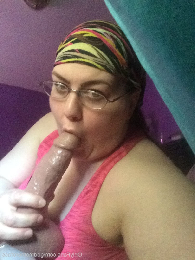 🧁GodMother Of Ass Mina Luciano🧁 [ godmotherofass ] Onlyfans leaked photo 8734253 on Hotleaks.tv