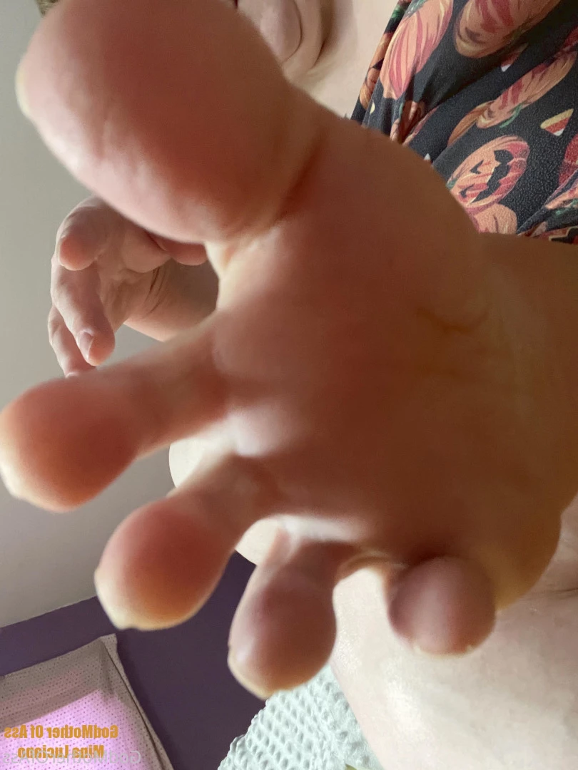 🧁GodMother Of Ass Mina Luciano🧁 [ godmotherofass ] Onlyfans leaked photo 8737632 on Hotleaks.tv