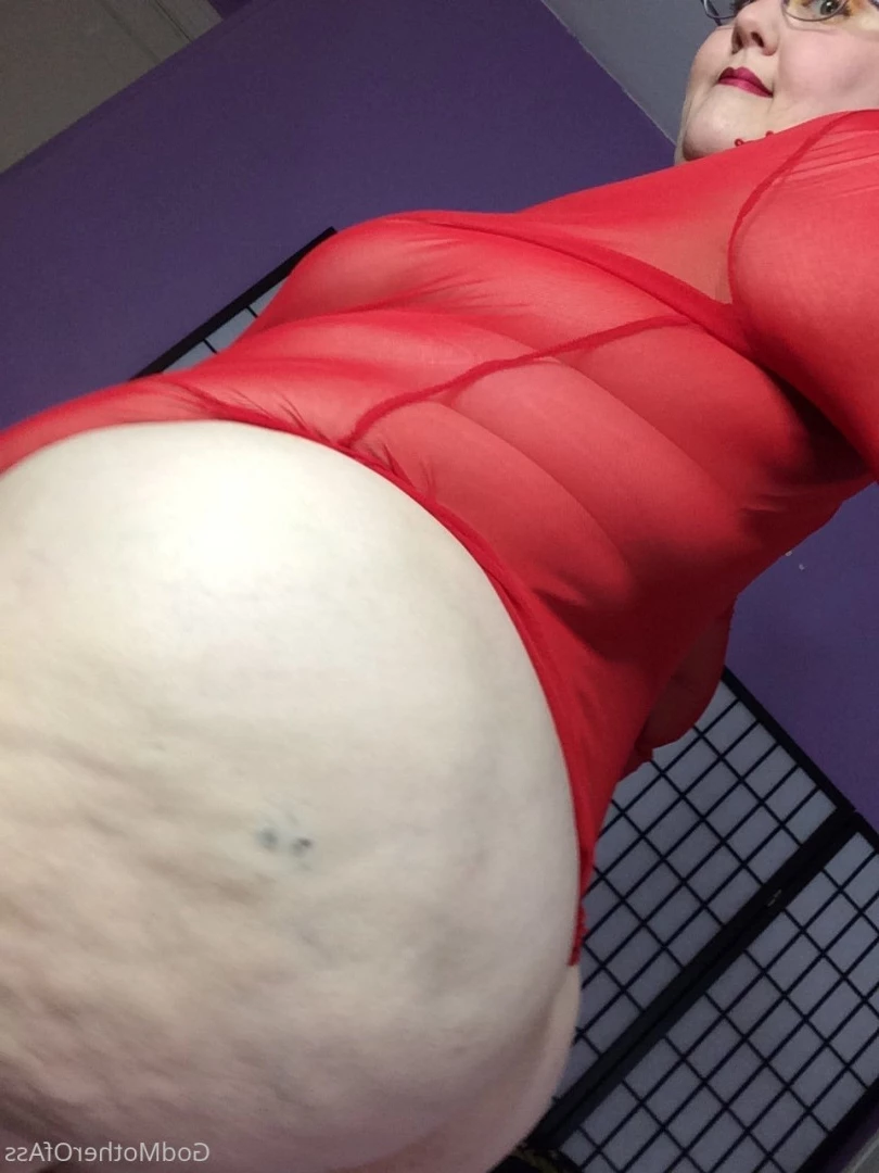 🧁GodMother Of Ass Mina Luciano🧁 [ godmotherofass ] Onlyfans leaked photo 8738340 on Hotleaks.tv