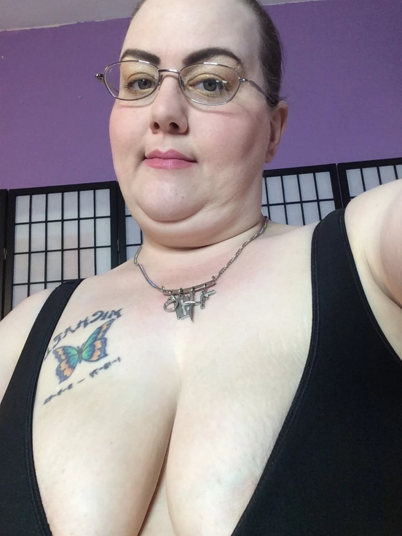 🧁GodMother Of Ass Mina Luciano🧁 [ godmotherofass ] Onlyfans leaked photo 8740999 on Hotleaks.tv