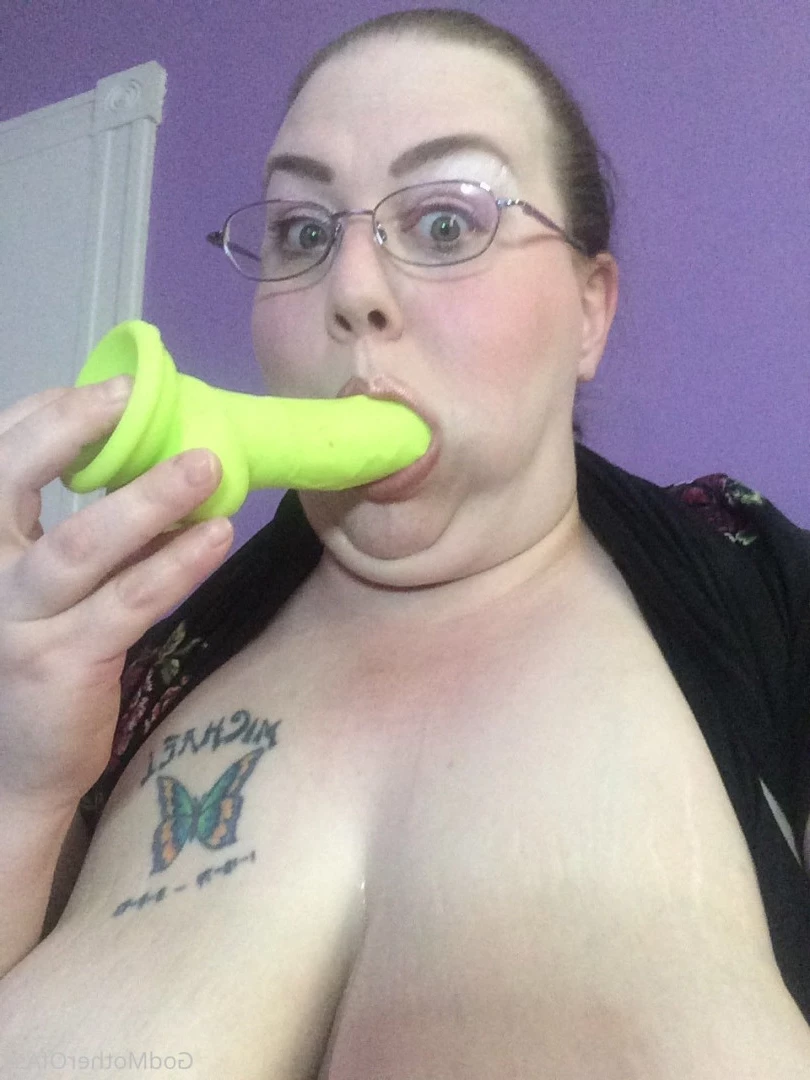 🧁GodMother Of Ass Mina Luciano🧁 [ godmotherofass ] Onlyfans leaked photo 8742236 on Hotleaks.tv
