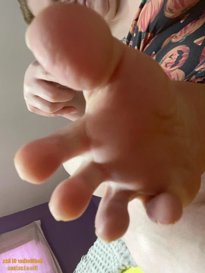 🧁GodMother Of Ass Mina Luciano🧁 [ godmotherofass ] Onlyfans leaked photo 8742871 on Hotleaks.tv