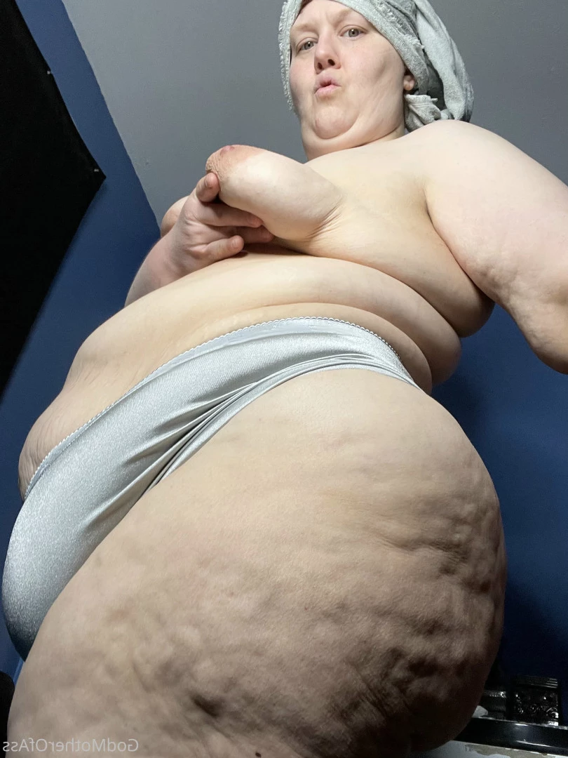 🧁GodMother Of Ass Mina Luciano🧁 [ godmotherofass ] Onlyfans leaked photo 8744068 on Hotleaks.tv