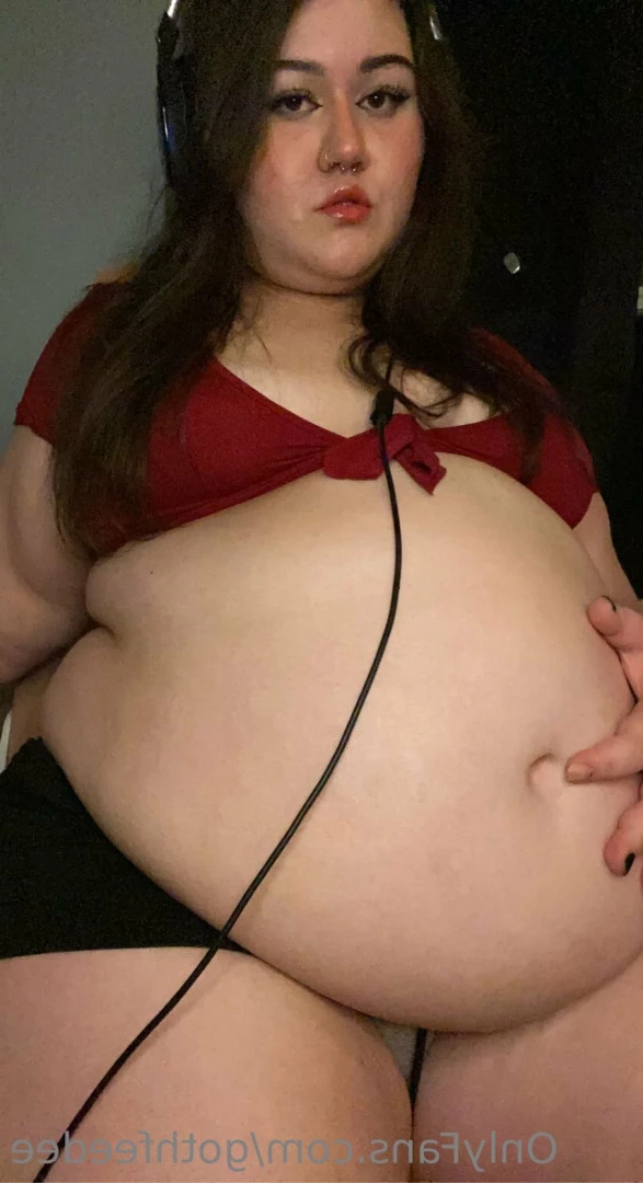 🦇Goth Feedee 🦇 [ gothfeedee ] Onlyfans leaked photo 8550786 on Hotleaks.tv