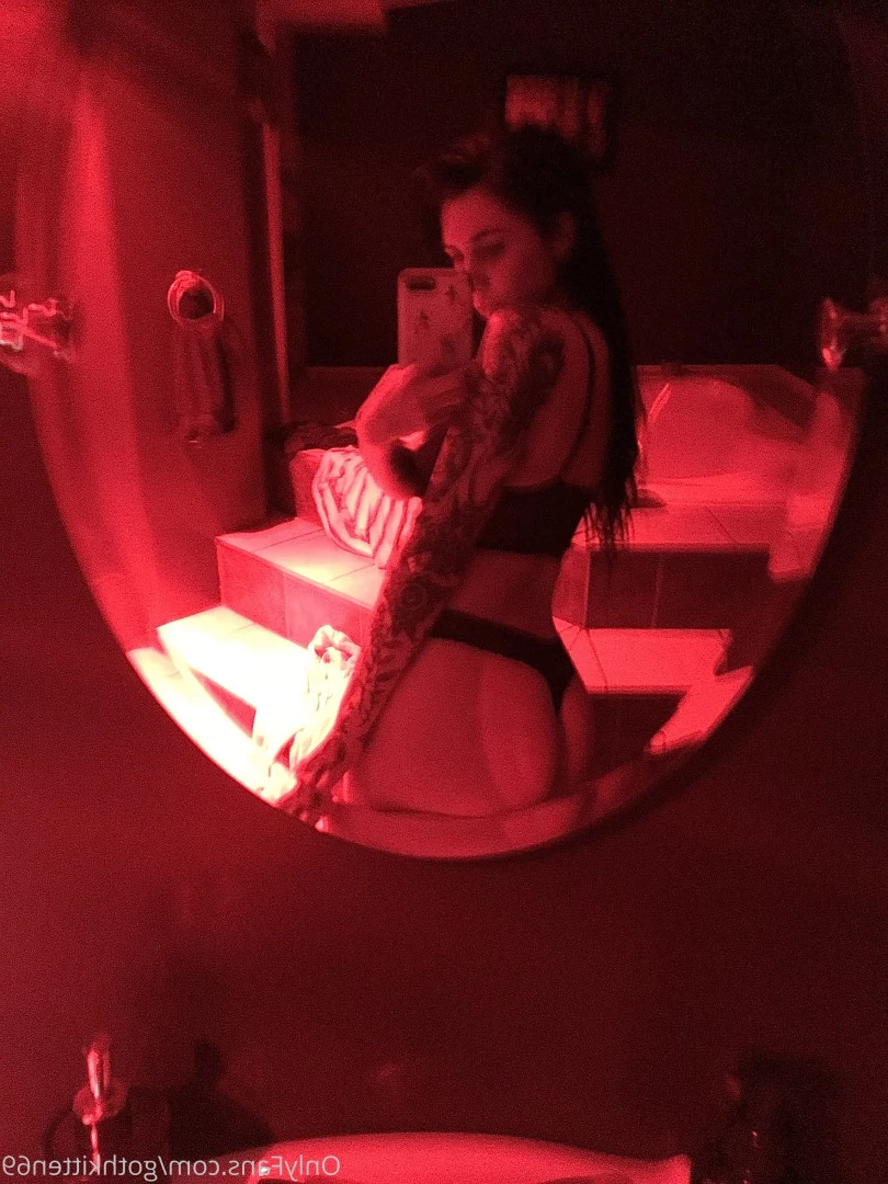 𝒱𝑒𝓁𝑜𝓊𝓇𝒾𝒶 [ gothkitten69 ] Onlyfans leaked photo 10085977 on Hotleaks.tv