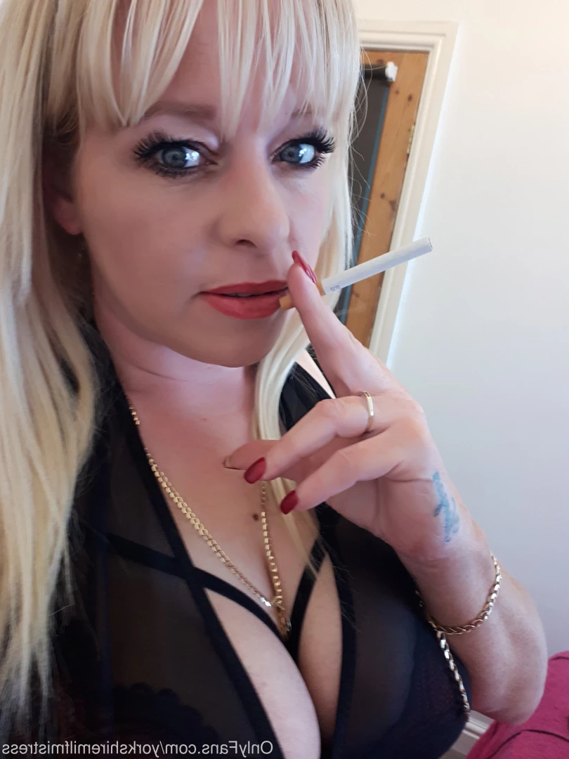 🟢HOT BRITISH 45YR OLD 😈 $3! CAM WITH ME! [ hannahsmith40 ] Onlyfans leaked photo 10181234 on Hotleaks.tv