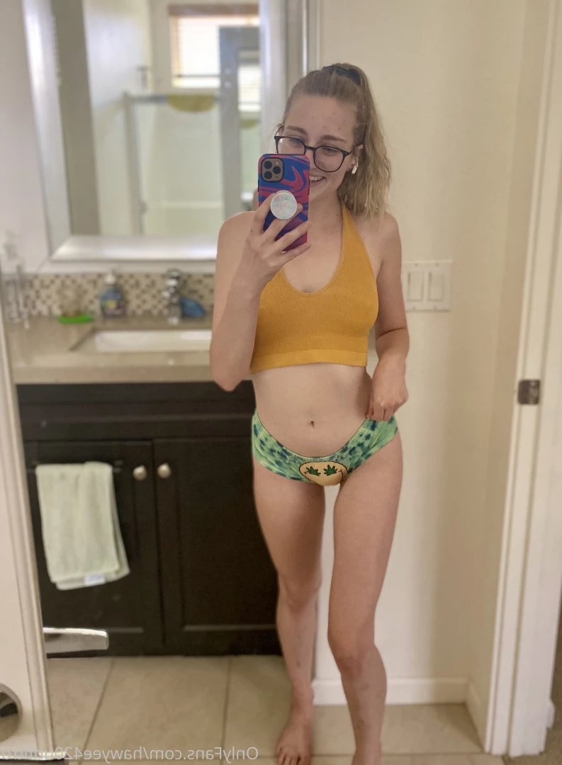 stoner girl next door 🍁 [ hawyee420 ] Onlyfans leaked photo 8688647 on Hotleaks.tv