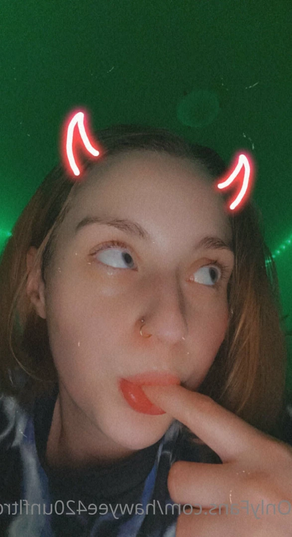 stoner girl next door 🍁 [ hawyee420 ] Onlyfans leaked photo 8690215 on Hotleaks.tv