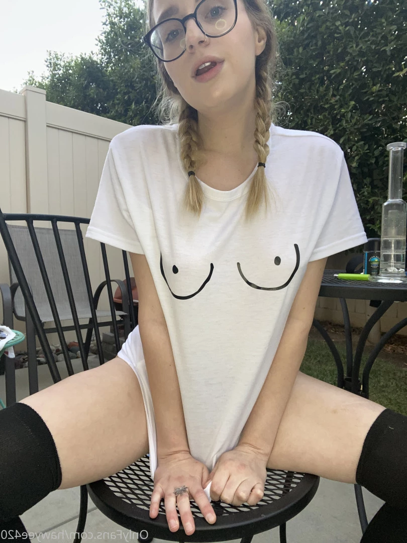 stoner girl next door 🍁 [ hawyee420 ] Onlyfans leaked photo 8692468 on Hotleaks.tv