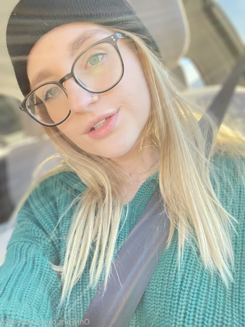 stoner girl next door 🍁 [ hawyee420 ] Onlyfans leaked photo 8692889 on Hotleaks.tv