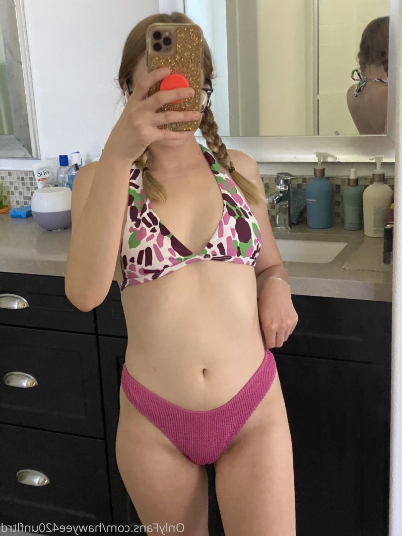 stoner girl next door 🍁 [ hawyee420 ] Onlyfans leaked photo 8693369 on Hotleaks.tv