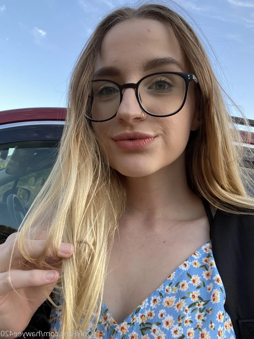 stoner girl next door 🍁 [ hawyee420 ] Onlyfans leaked photo 8694422 on Hotleaks.tv