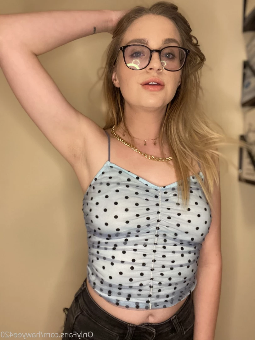 stoner girl next door 🍁 [ hawyee420 ] Onlyfans leaked photo 8695858 on Hotleaks.tv