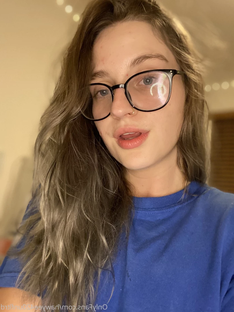 stoner girl next door 🍁 [ hawyee420 ] Onlyfans leaked photo 8696113 on Hotleaks.tv