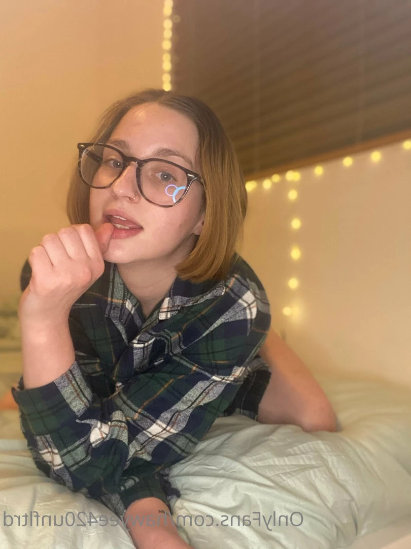stoner girl next door 🍁 [ hawyee420 ] Onlyfans leaked photo 8697404 on Hotleaks.tv