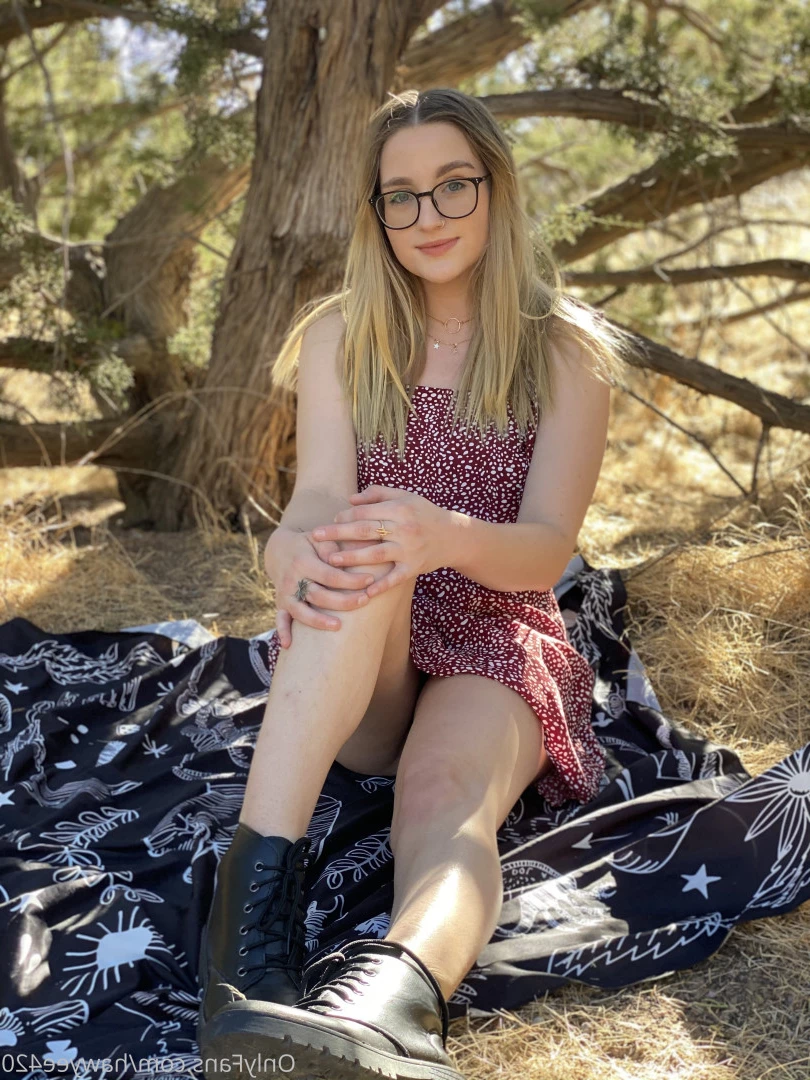 stoner girl next door 🍁 [ hawyee420 ] Onlyfans leaked photo 8699028 on Hotleaks.tv