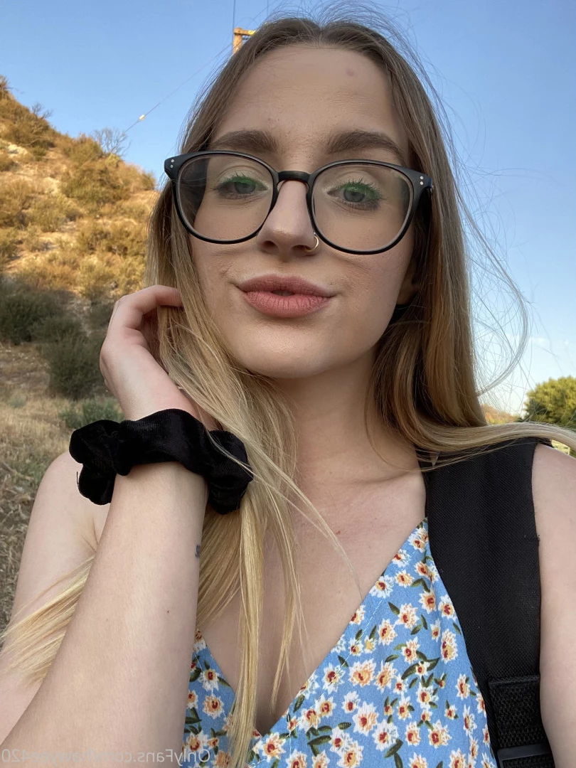 stoner girl next door 🍁 [ hawyee420 ] Onlyfans leaked photo 8699846 on Hotleaks.tv