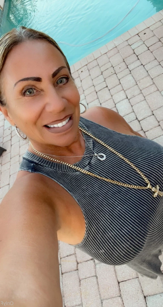 Queen Tots [ hottotrottots ] Onlyfans leaked photo 8462374 on Hotleaks.tv