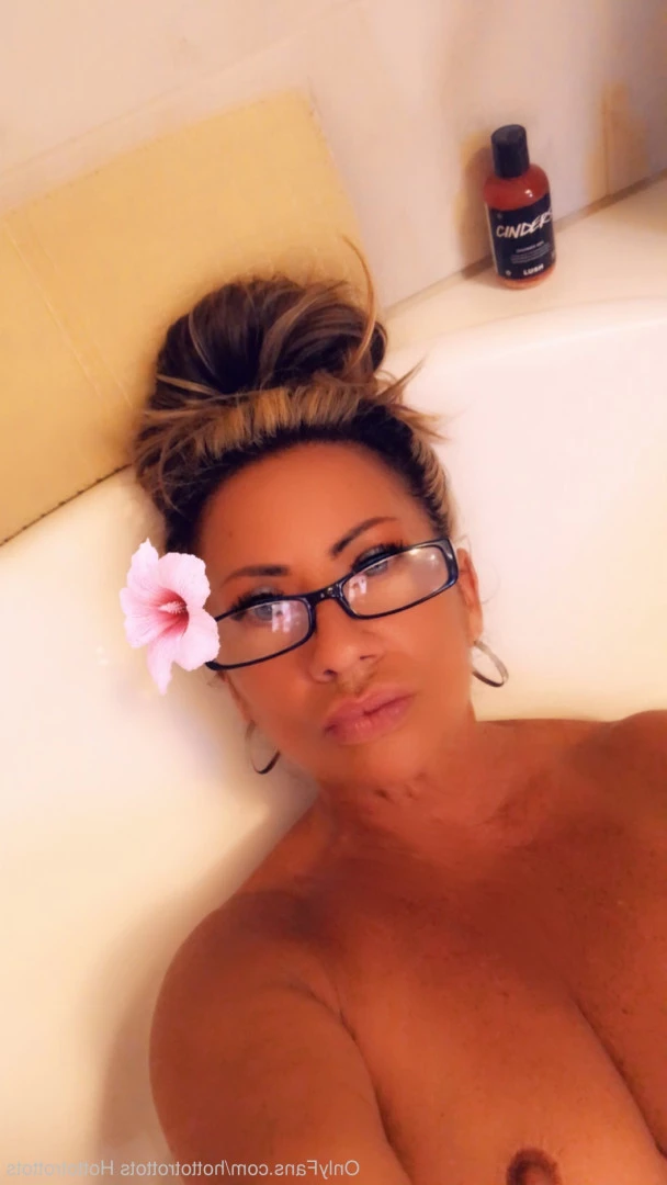 Queen Tots [ hottotrottots ] Onlyfans leaked photo 8462455 on Hotleaks.tv