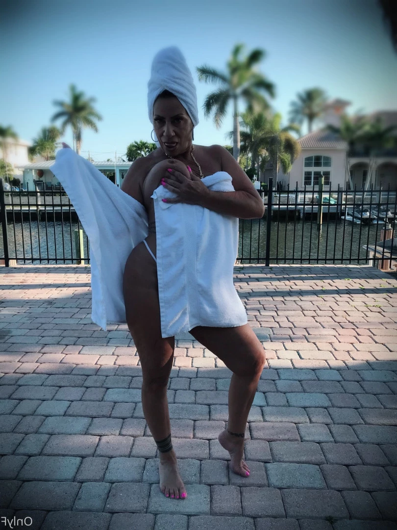 Queen Tots [ hottotrottots ] Onlyfans leaked photo 8463183 on Hotleaks.tv