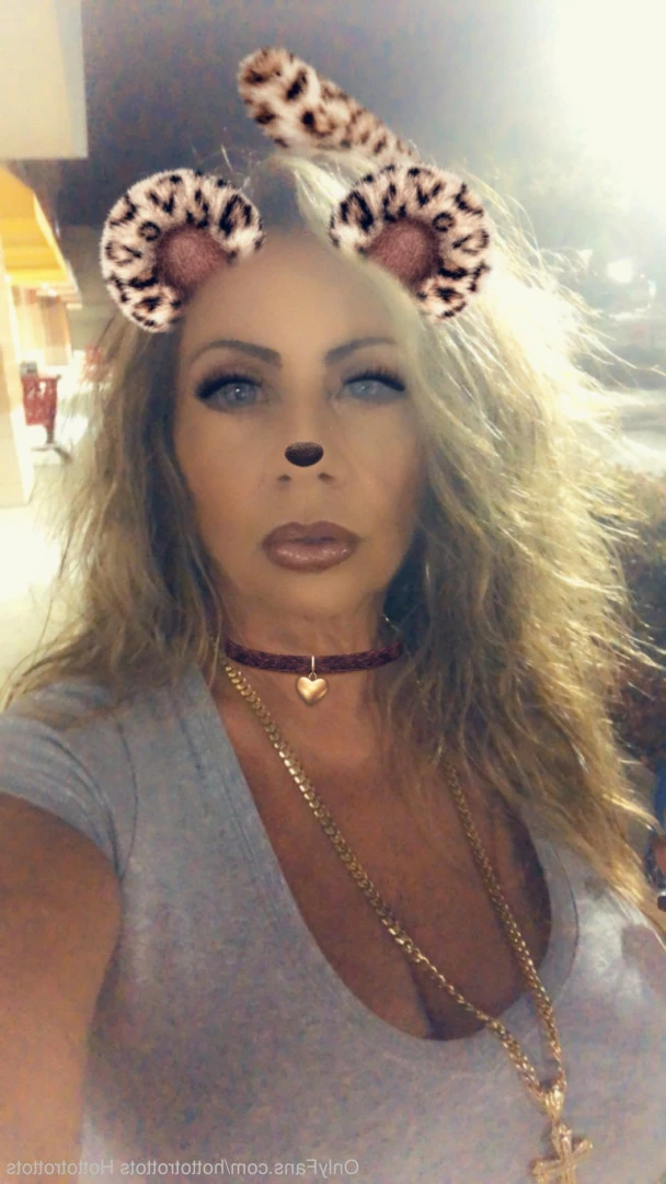 Queen Tots [ hottotrottots ] Onlyfans leaked photo 8463224 on Hotleaks.tv