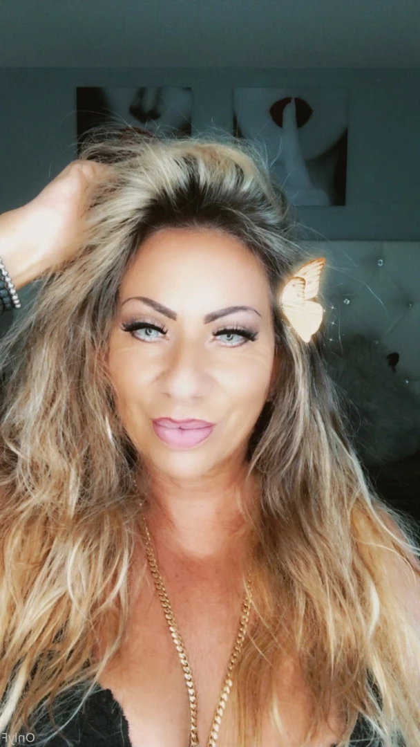 Queen Tots [ hottotrottots ] Onlyfans leaked photo 8463370 on Hotleaks.tv