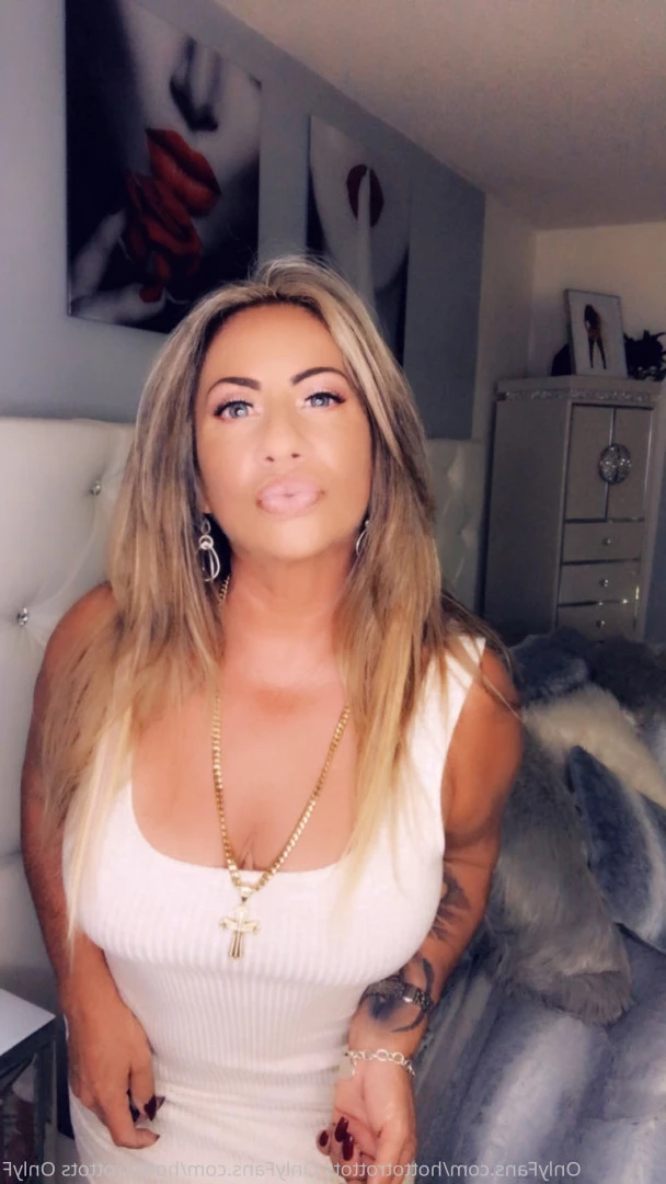 Queen Tots [ hottotrottots ] Onlyfans leaked photo 8463565 on Hotleaks.tv
