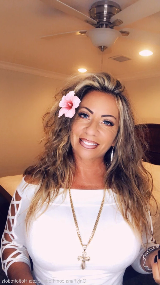 Queen Tots [ hottotrottots ] Onlyfans leaked photo 8465693 on Hotleaks.tv
