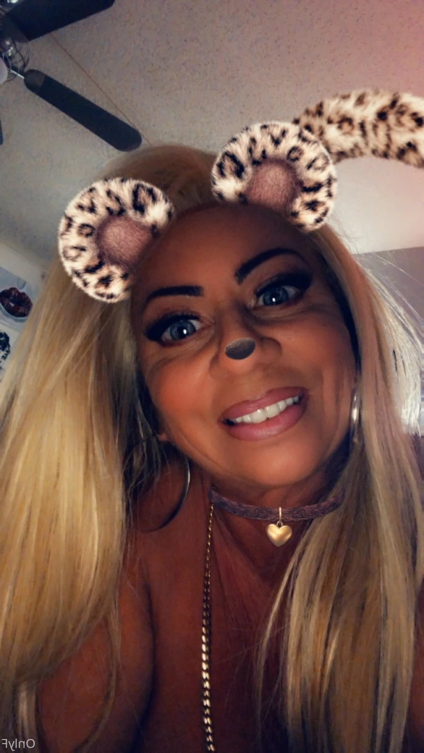 Queen Tots [ hottotrottots ] Onlyfans leaked photo 8465924 on Hotleaks.tv