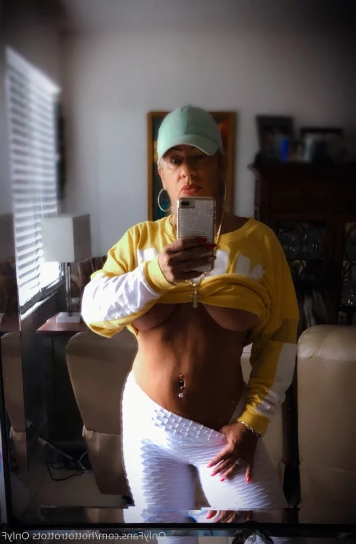 Queen Tots [ hottotrottots ] Onlyfans leaked photo 8466689 on Hotleaks.tv