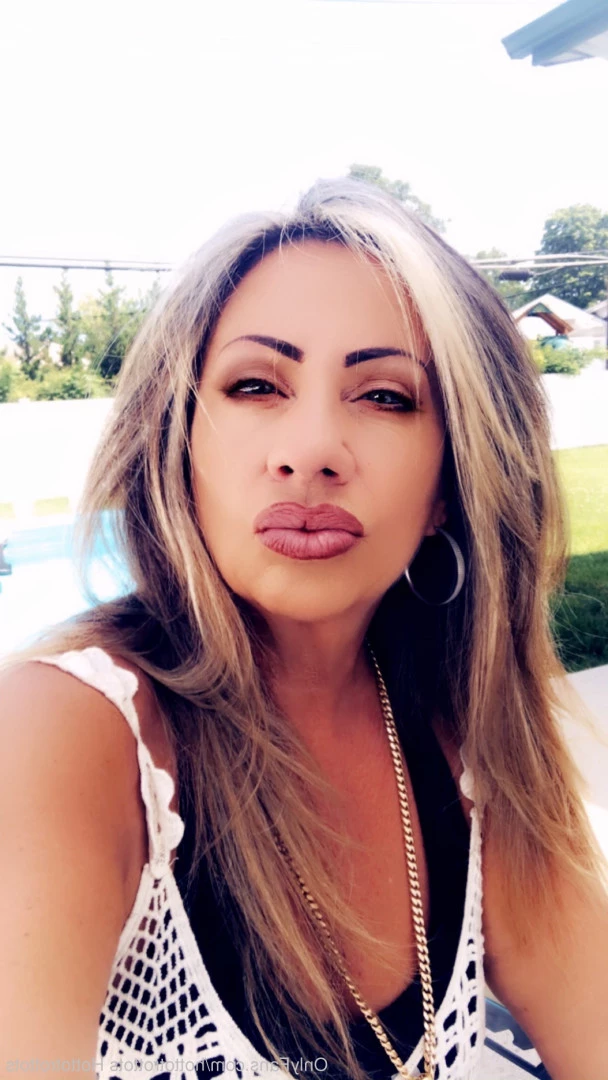 Queen Tots [ hottotrottots ] Onlyfans leaked photo 8469604 on Hotleaks.tv