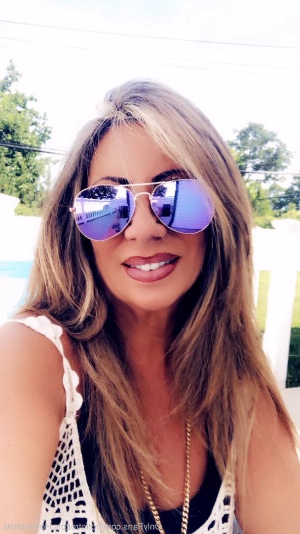 Queen Tots [ hottotrottots ] Onlyfans leaked photo 8470044 on Hotleaks.tv