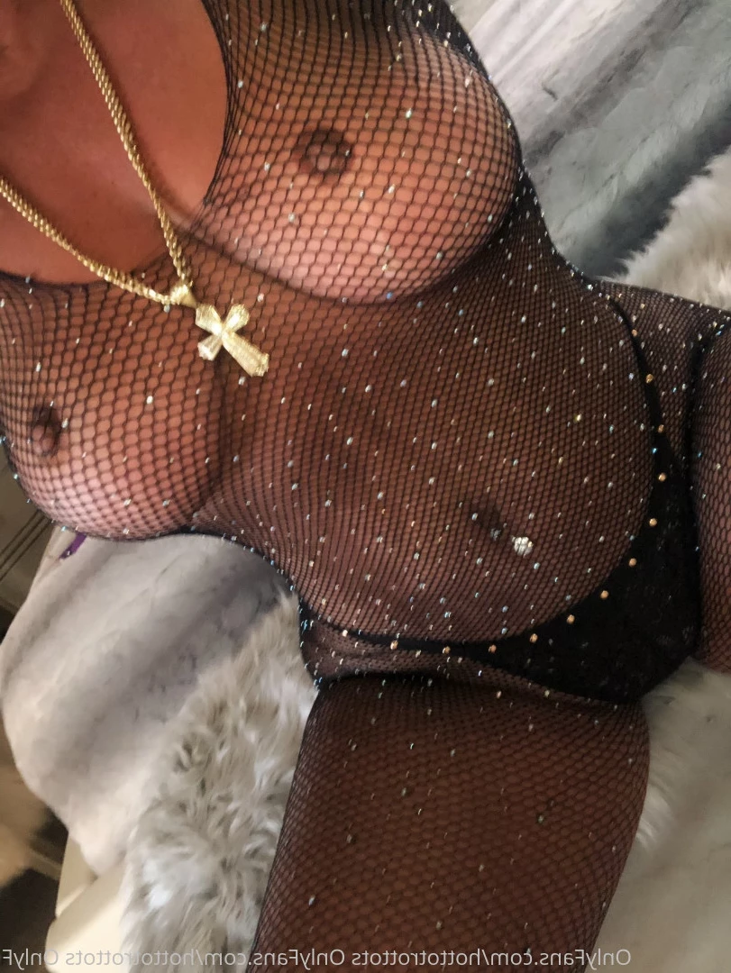 Queen Tots [ hottotrottots ] Onlyfans leaked photo 8470423 on Hotleaks.tv