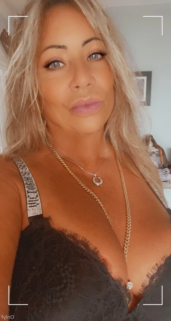 Queen Tots [ hottotrottots ] Onlyfans leaked photo 8471044 on Hotleaks.tv