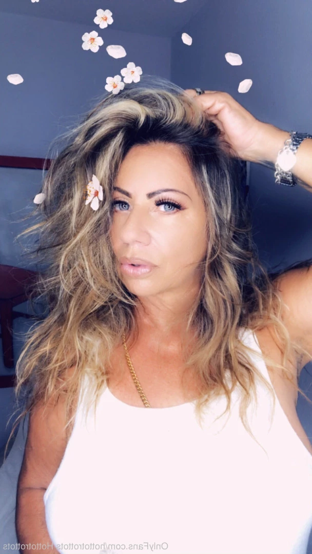 Queen Tots [ hottotrottots ] Onlyfans leaked photo 8473684 on Hotleaks.tv