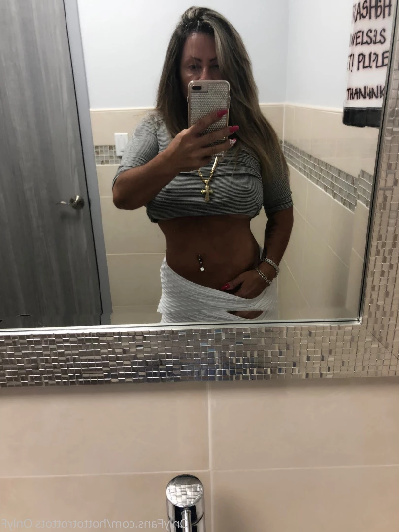 Queen Tots [ hottotrottots ] Onlyfans leaked photo 8474299 on Hotleaks.tv