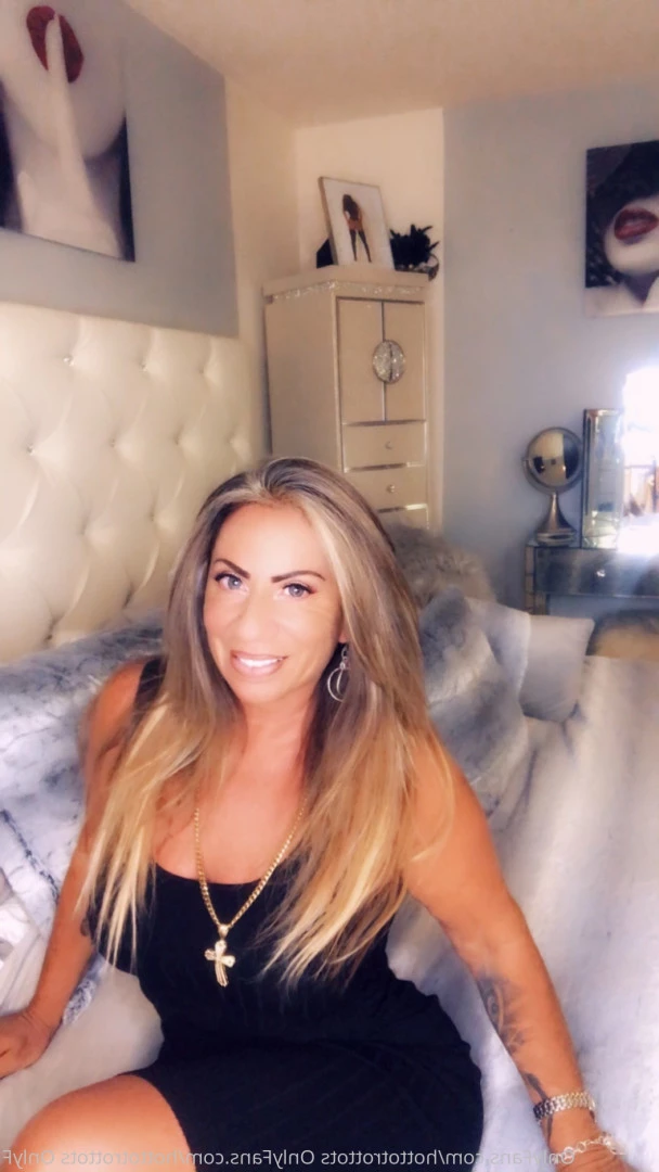 Queen Tots [ hottotrottots ] Onlyfans leaked photo 8475526 on Hotleaks.tv