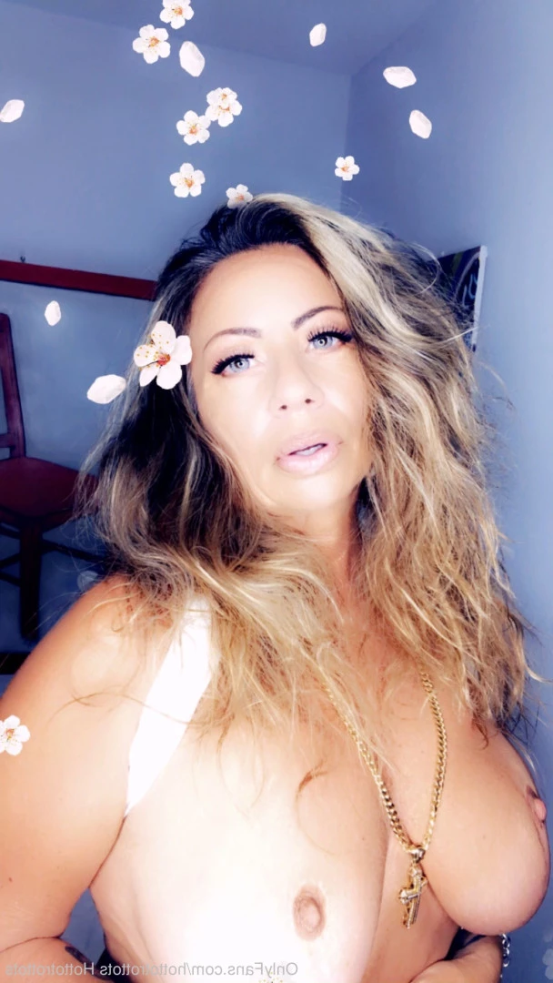 Queen Tots [ hottotrottots ] Onlyfans leaked photo 8476269 on Hotleaks.tv