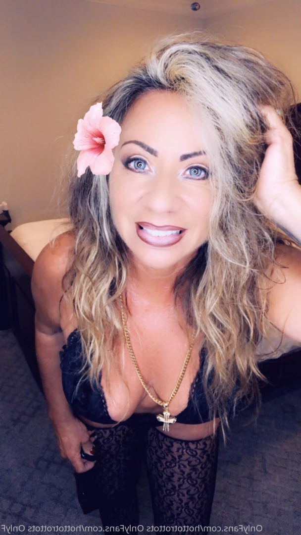 Queen Tots [ hottotrottots ] Onlyfans leaked photo 8477253 on Hotleaks.tv