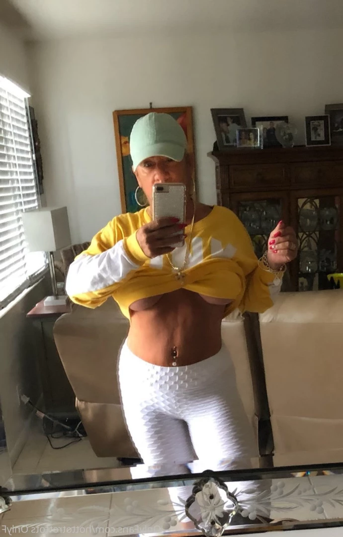 Queen Tots [ hottotrottots ] Onlyfans leaked photo 8477809 on Hotleaks.tv