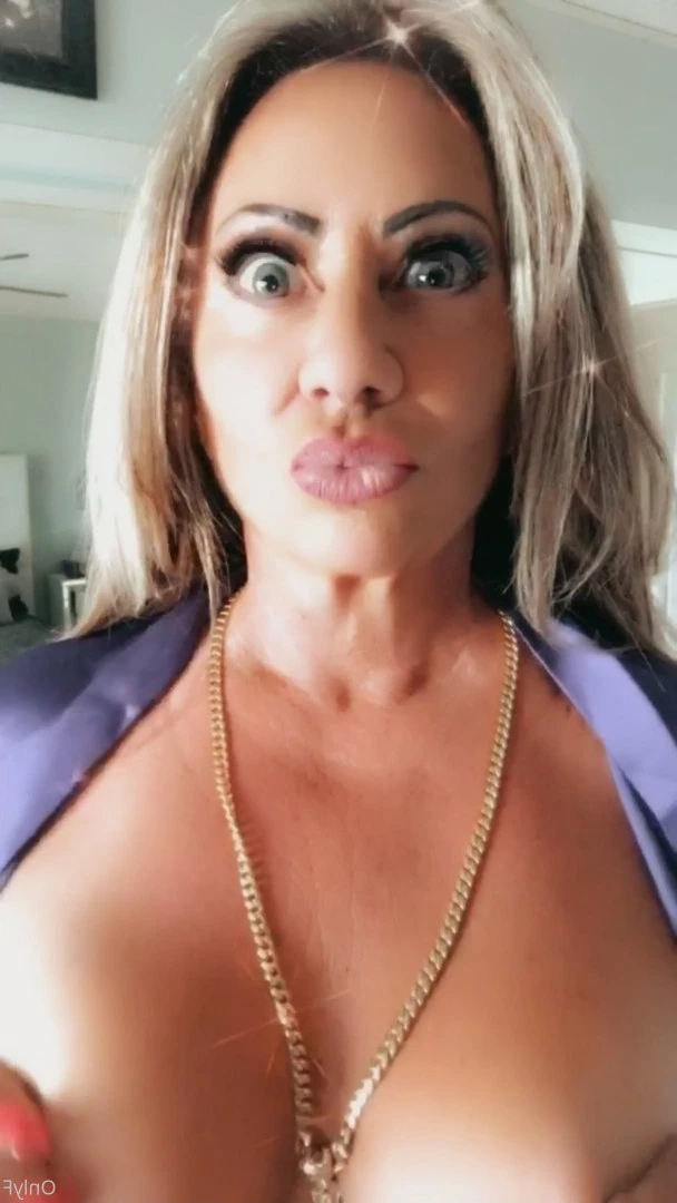 Queen Tots [ hottotrottots ] Onlyfans leaked photo 8477950 on Hotleaks.tv