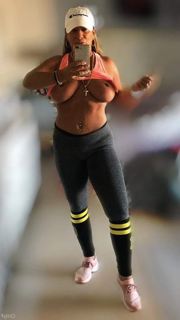 Queen Tots [ hottotrottots ] Onlyfans leaked photo 8479532 on Hotleaks.tv