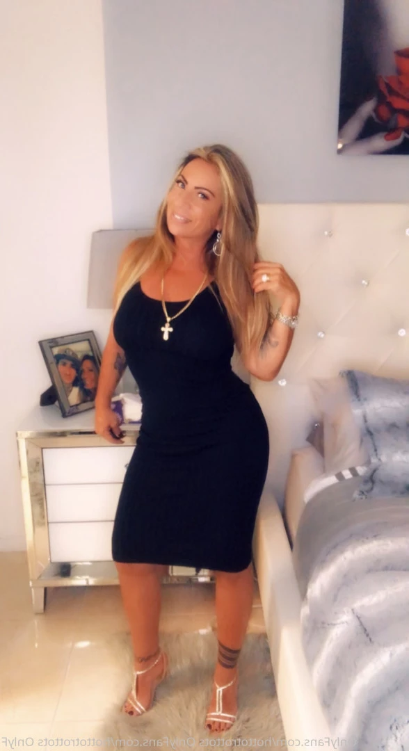 Queen Tots [ hottotrottots ] Onlyfans leaked photo 8484435 on Hotleaks.tv