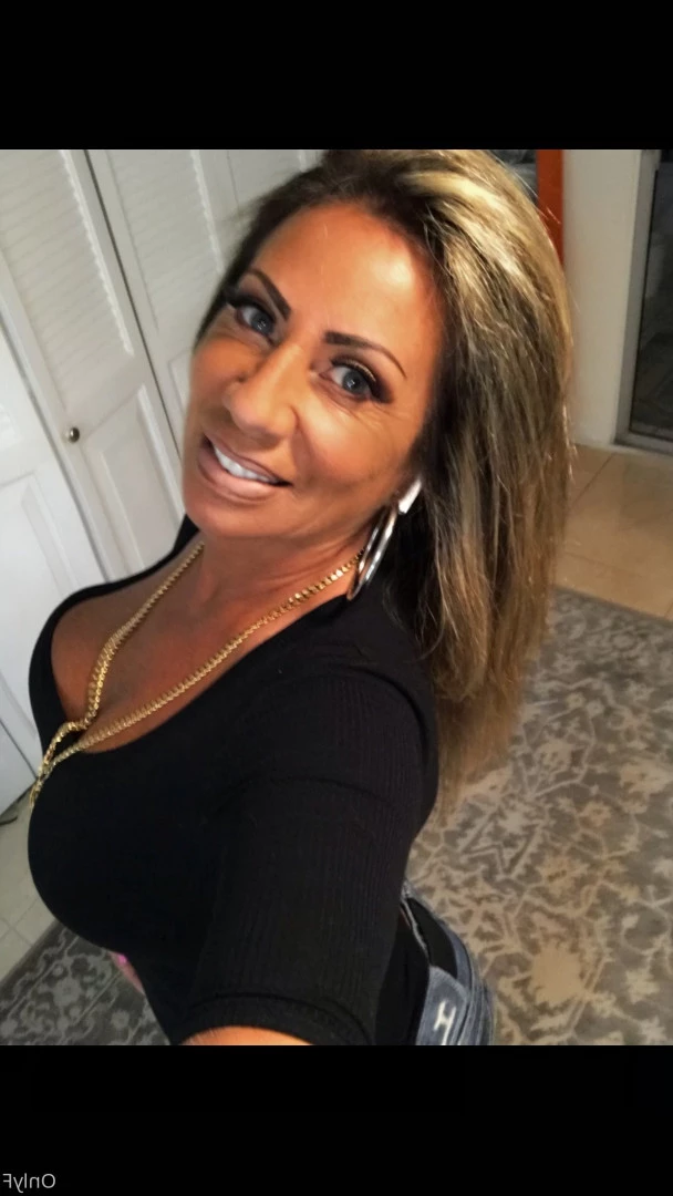 Queen Tots [ hottotrottots ] Onlyfans leaked photo 8485075 on Hotleaks.tv