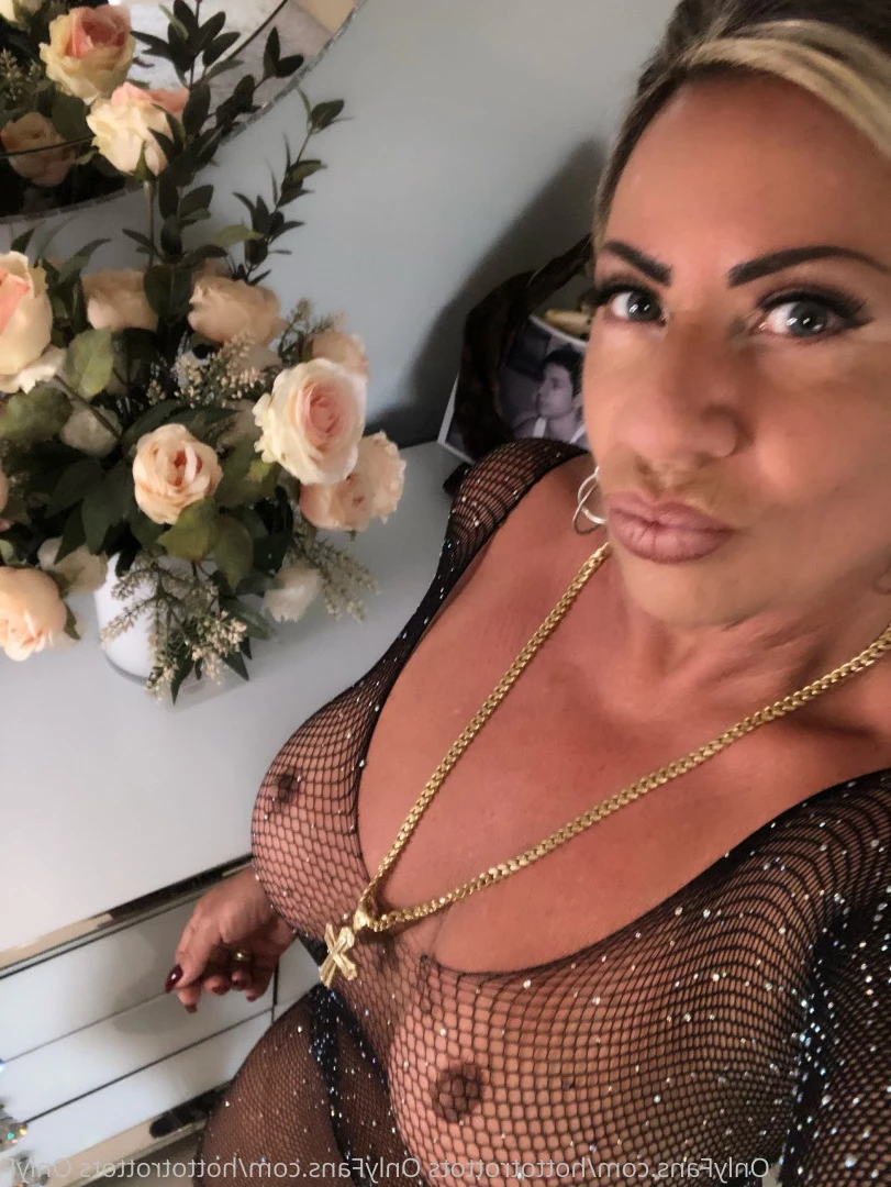 Queen Tots [ hottotrottots ] Onlyfans leaked photo 8486786 on Hotleaks.tv