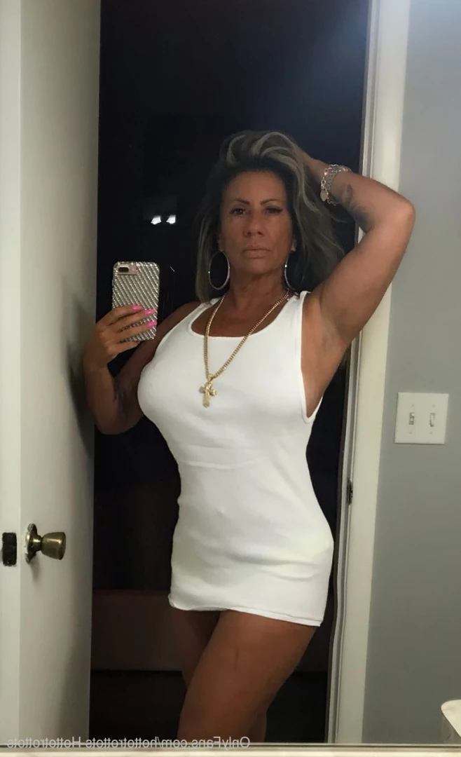 Queen Tots [ hottotrottots ] Onlyfans leaked photo 8488404 on Hotleaks.tv